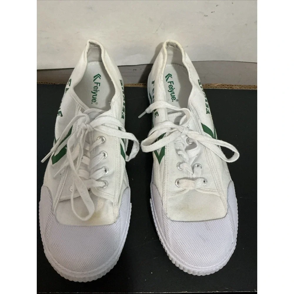 Feiyue Classic Sneakers with Green Stripes and Logo. Size 13 Men's